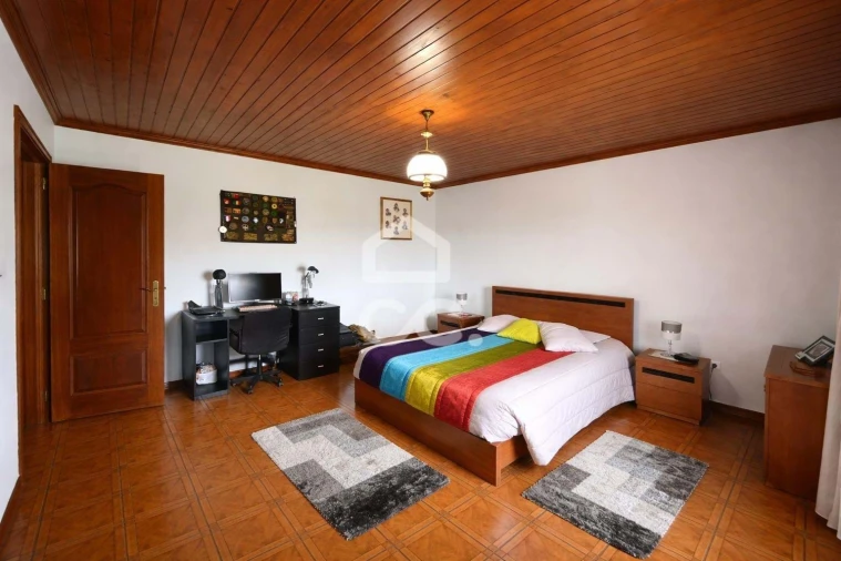 Moradia T5 para Venda em Arrifes Foto 21