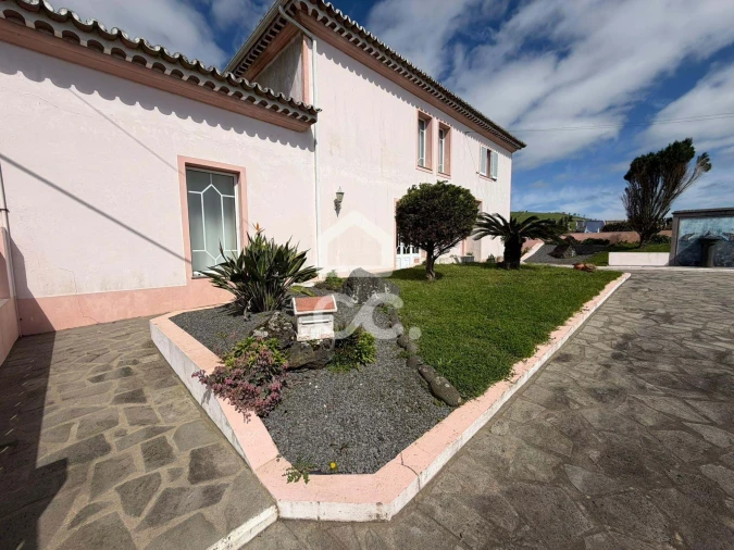 Moradia T5 para Venda em Arrifes Foto 34