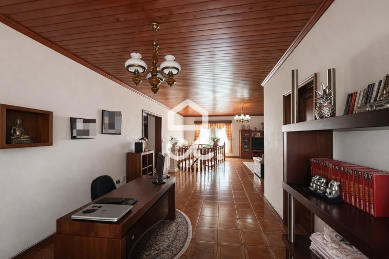 Moradia T5 para Venda em Arrifes Foto 19