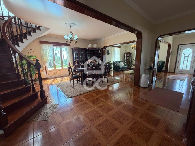 Moradia T5 para Venda em Arrifes Foto 15