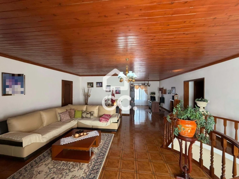 Moradia T5 para Venda em Arrifes Foto 17