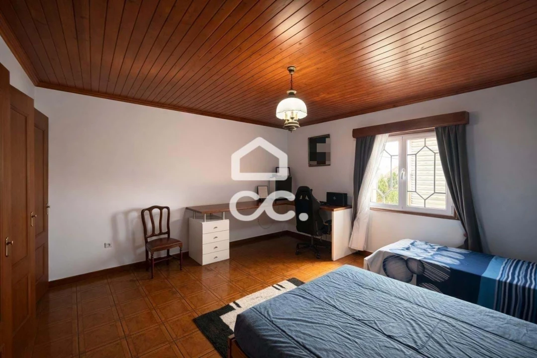 Moradia T5 para Venda em Arrifes Foto 22