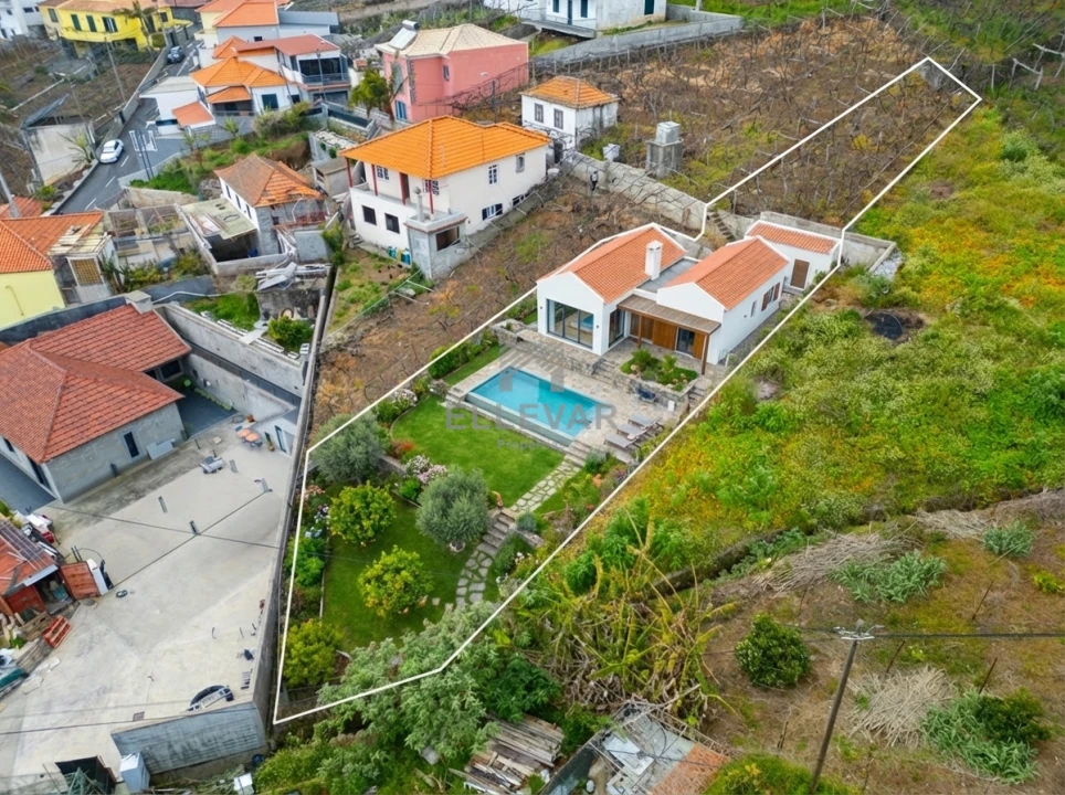 Terreno para Venda em Estreito de Camara de Lobos Foto 5
