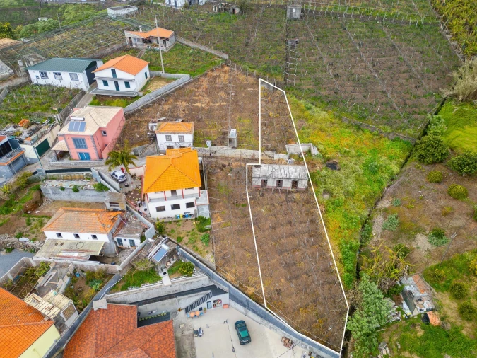 Terreno para Venda em Estreito de Camara de Lobos Foto 2