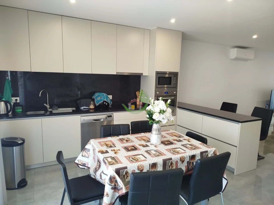 Moradia T3 para Venda em Turiz Foto 4