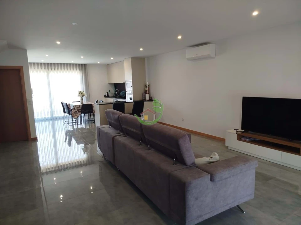 Moradia T3 para Venda em Turiz Foto 1