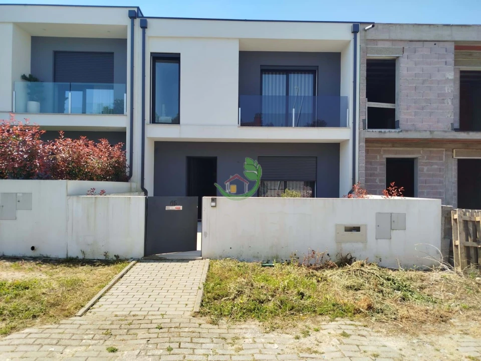 Moradia T3 para Venda em Turiz Foto 32