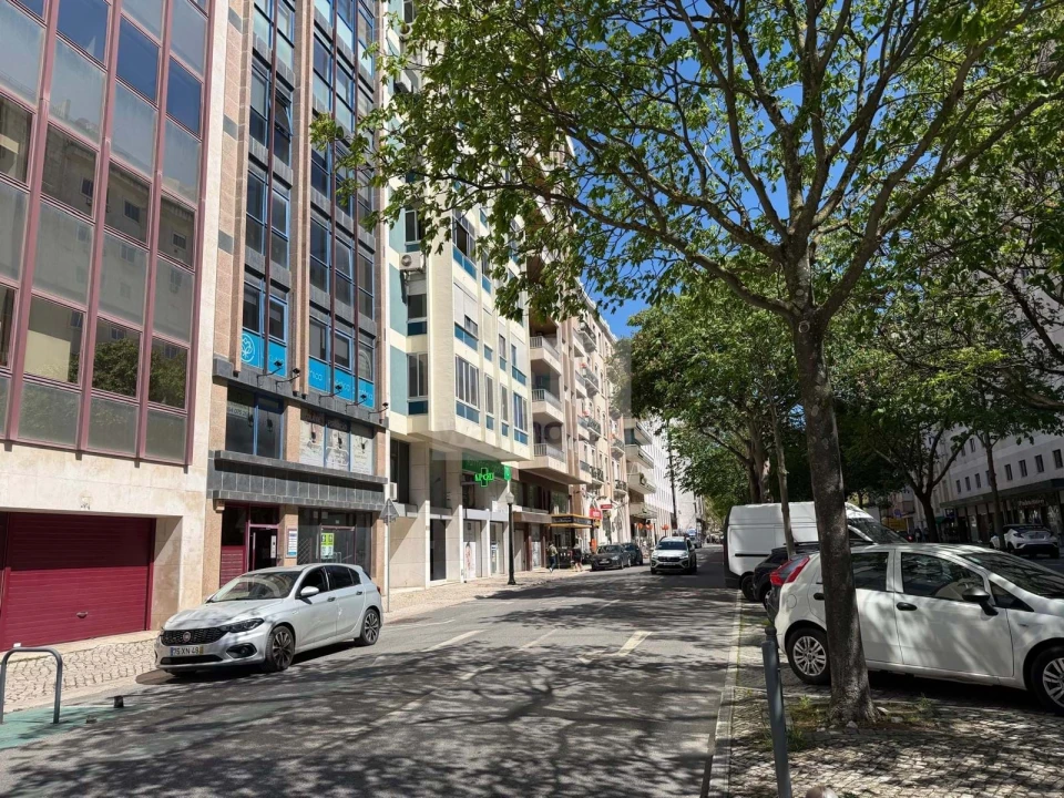 Negócio para Arrendamento em Avenidas Novas Foto 2