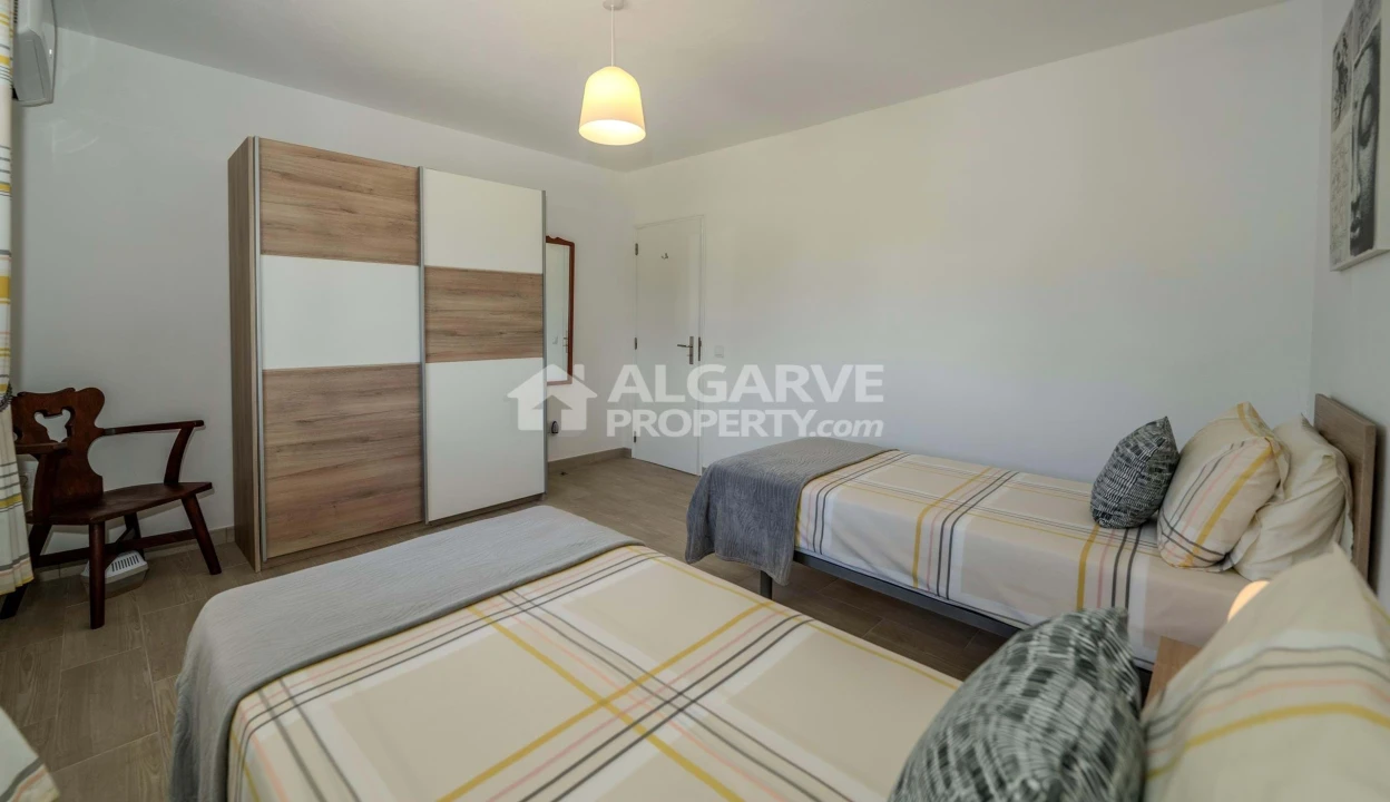 Moradia T5 para Venda em Boliqueime Foto 13