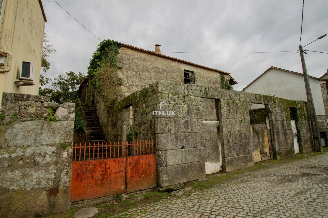 Moradia T3 para Venda em Canas de Senhorim Foto 1