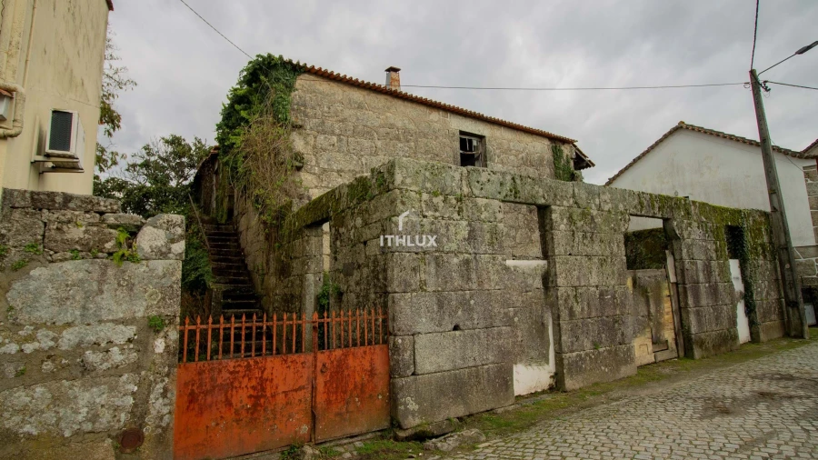 Moradia T3 para Venda em Canas de Senhorim