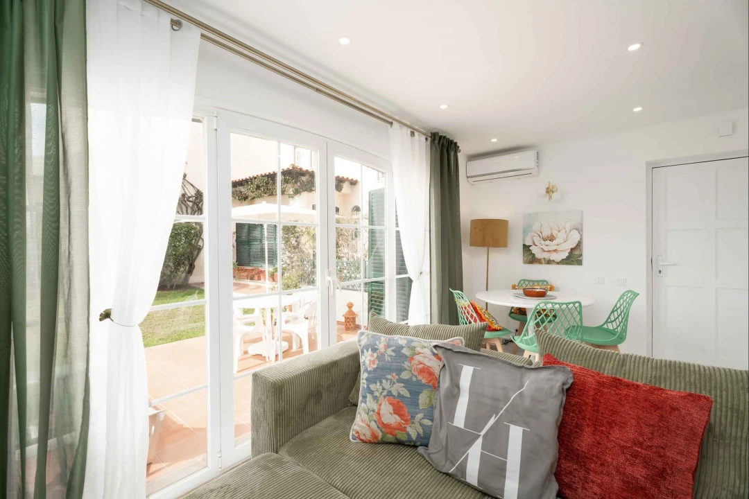 Apartamento T2 para Arrendamento férias em Quarteira Foto 3