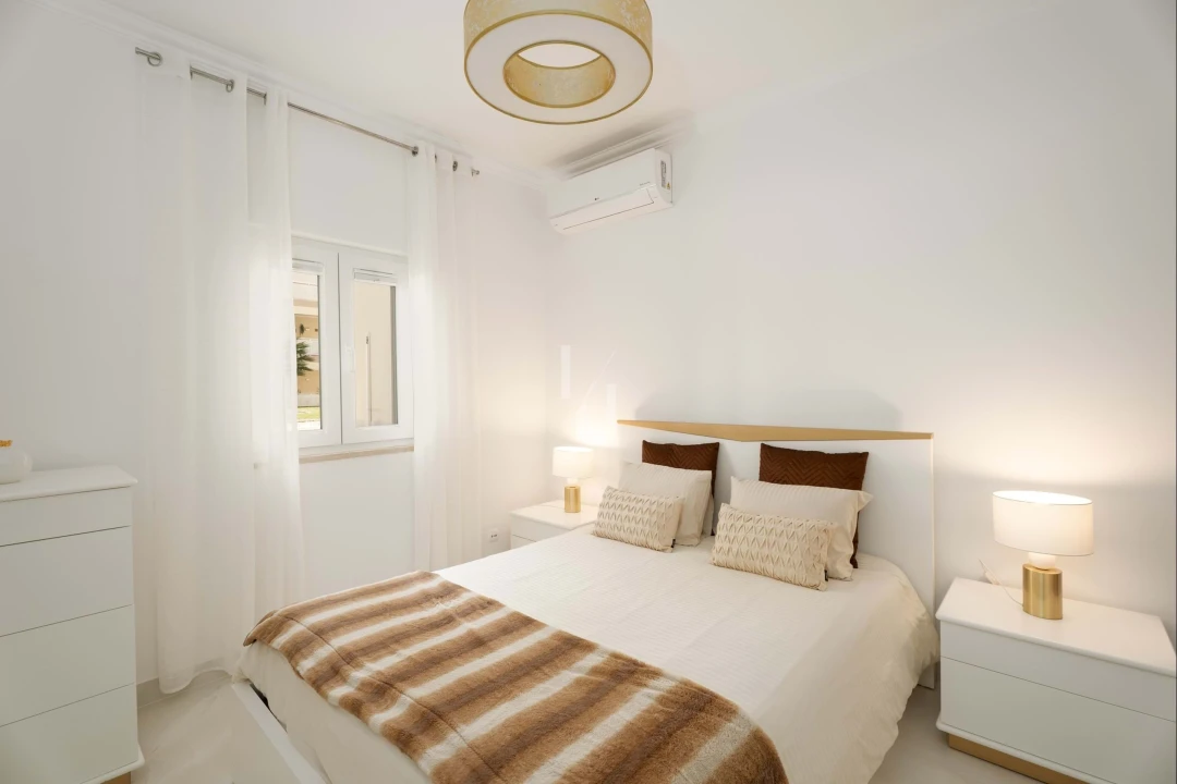 Apartamento T2 para Venda em Quarteira Foto 13