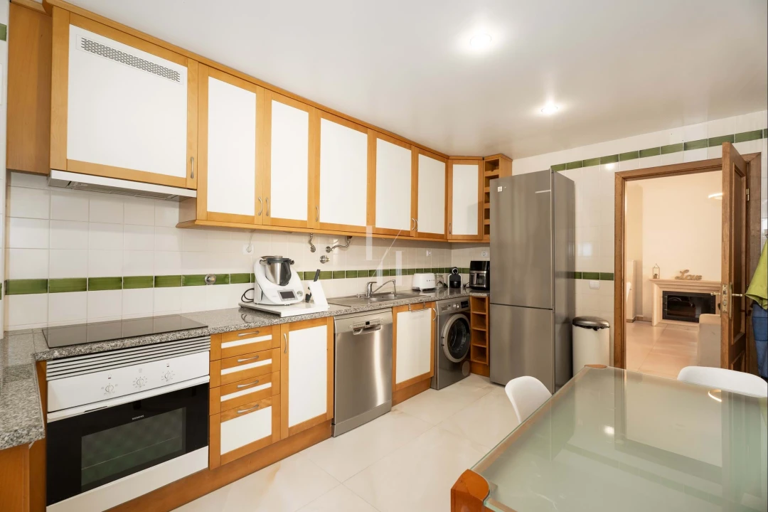 Apartamento T2 para Venda em Quarteira Foto 12