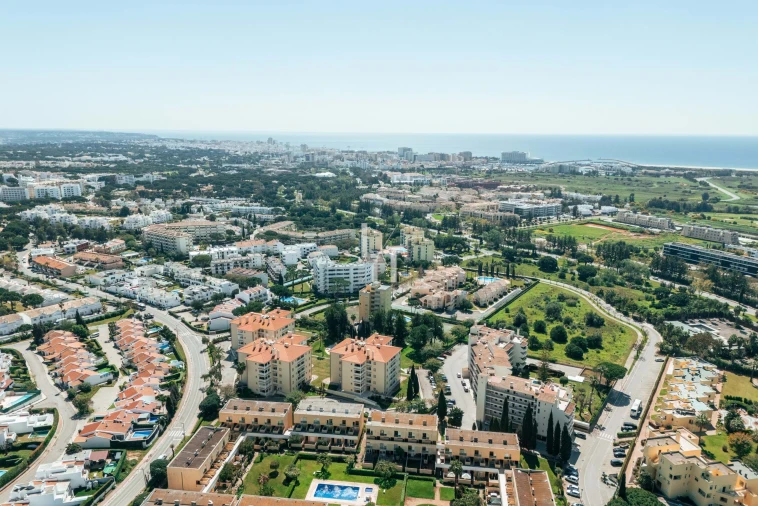 Apartamento T2 para Venda em Quarteira Foto 25