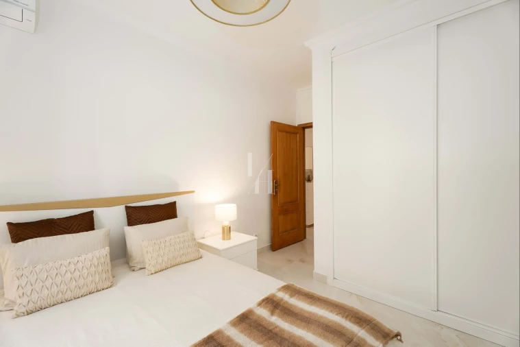 Apartamento T2 para Venda em Quarteira Foto 14