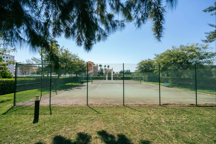 Apartamento T2 para Venda em Quarteira Foto 21