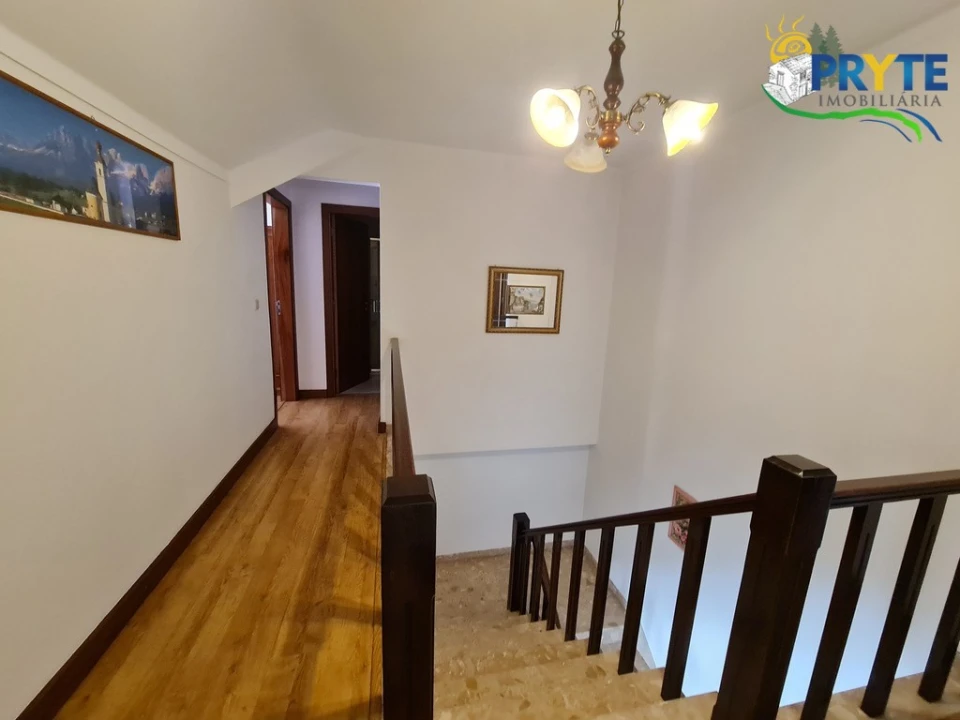 Moradia T4 para Venda em Vila Cã Foto 26