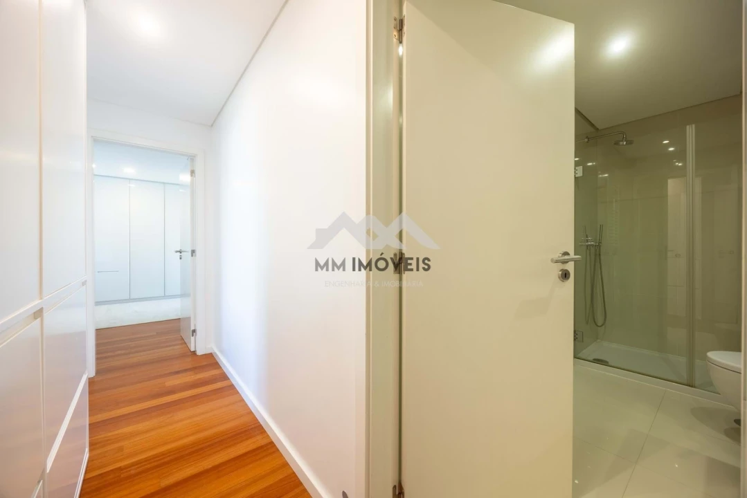 Apartamento T2 para Arrendamento em Ramalde Foto 6