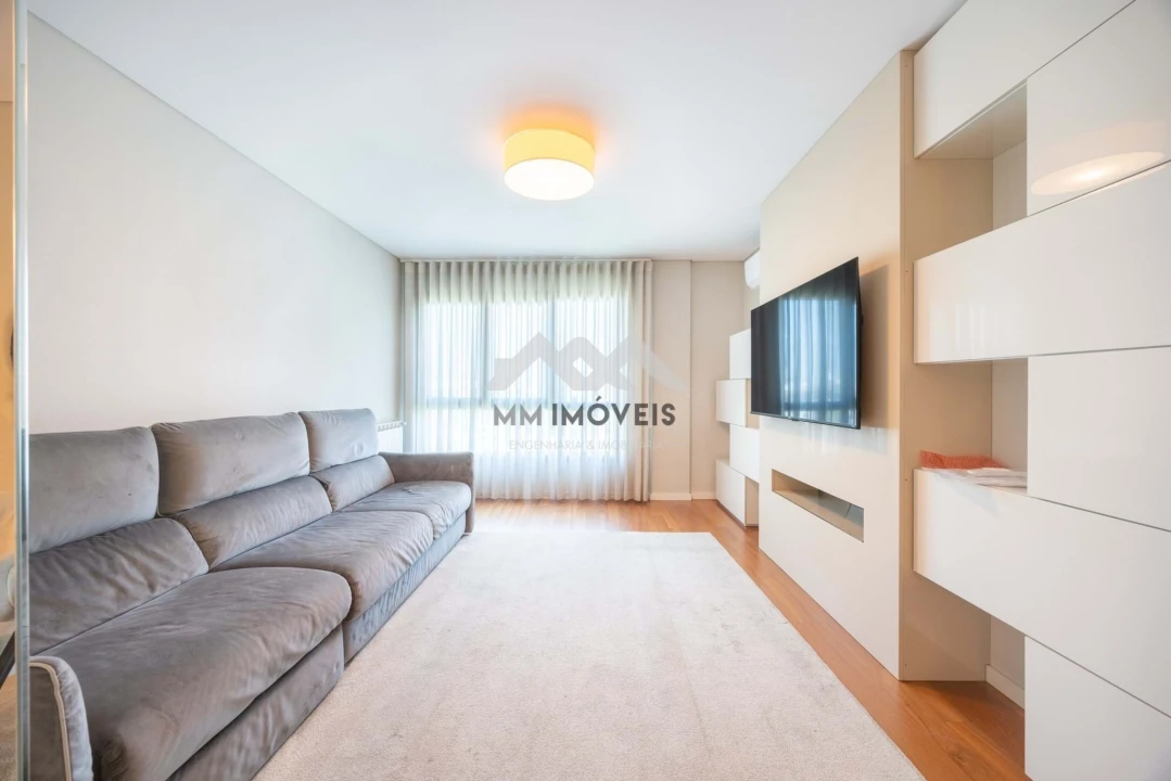 Apartamento T2 para Arrendamento em Ramalde Foto 11