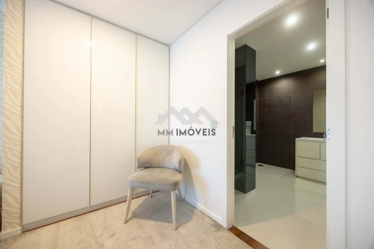 Apartamento T2 para Arrendamento em Ramalde Foto 10