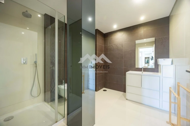 Apartamento T2 para Arrendamento em Ramalde Foto 17