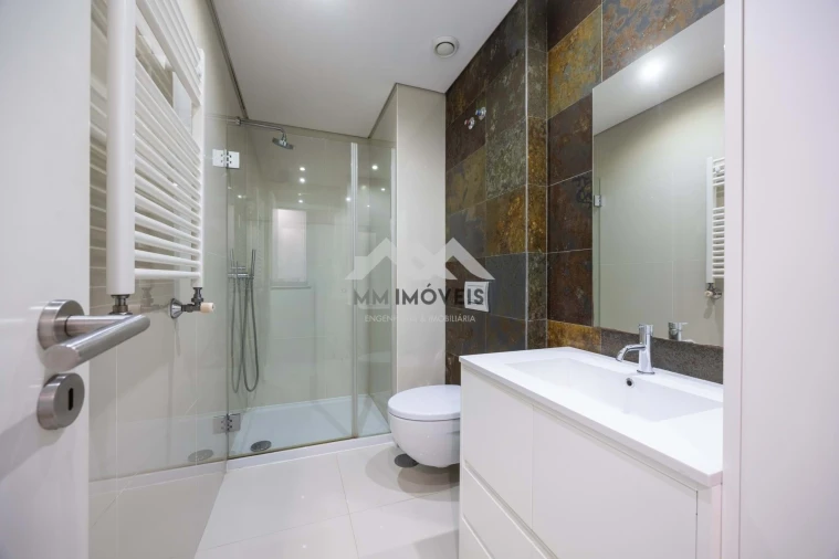 Apartamento T2 para Arrendamento em Ramalde Foto 5