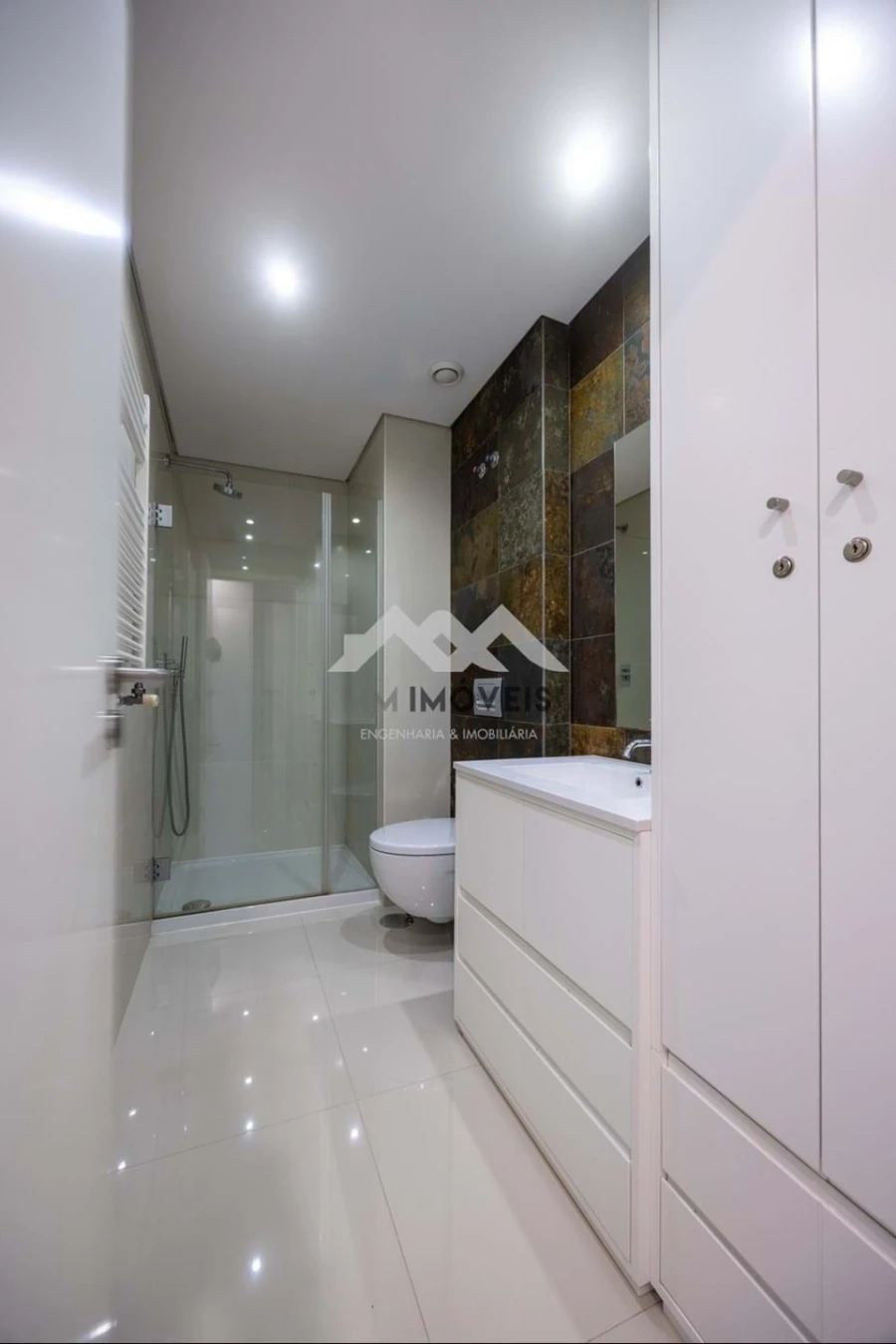 Apartamento T2 para Arrendamento em Ramalde Foto 13