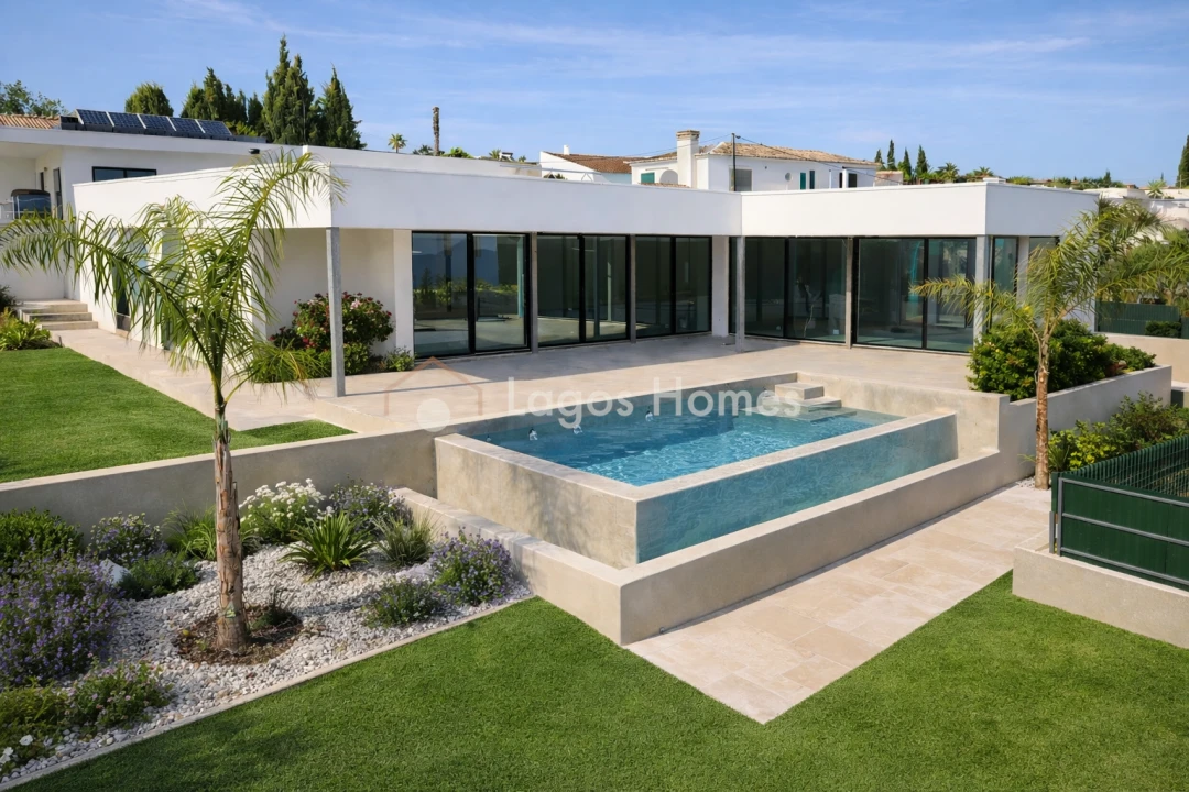 Moradia T3 para Venda em Mexilhoeira Grande Foto 2