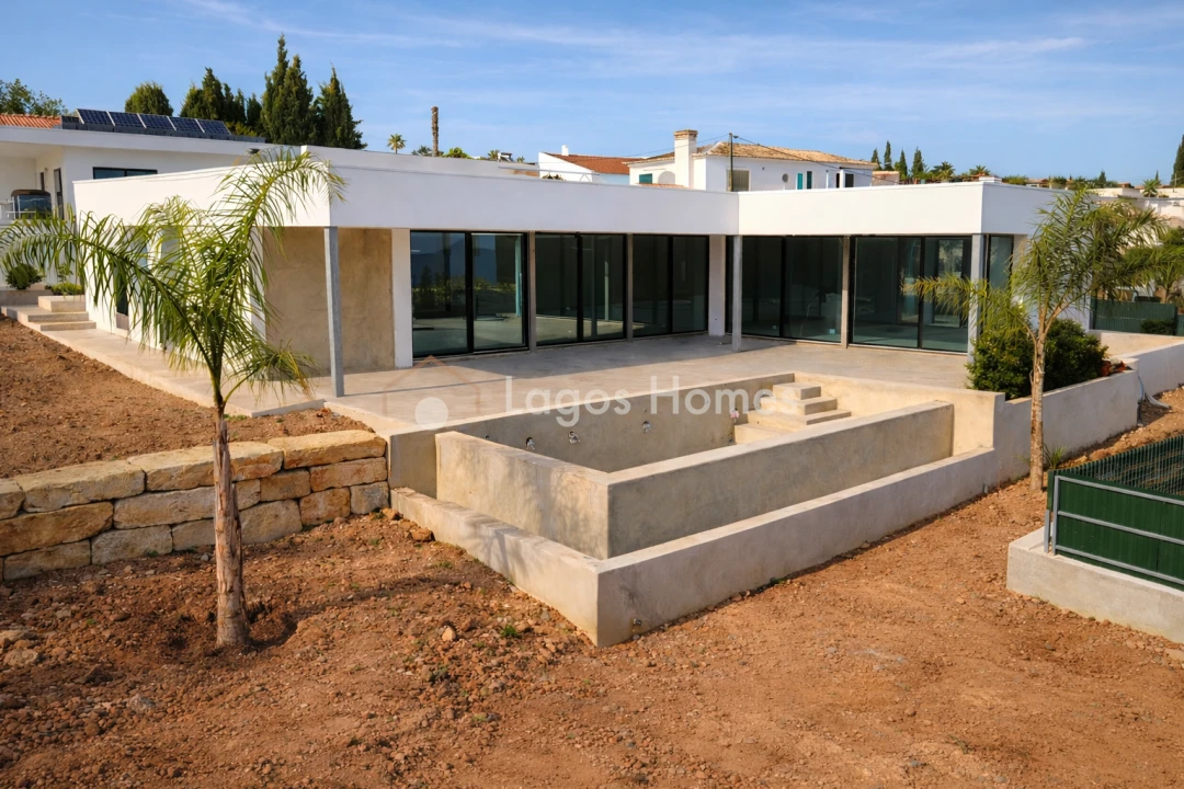 Moradia T3 para Venda em Mexilhoeira Grande Foto 1