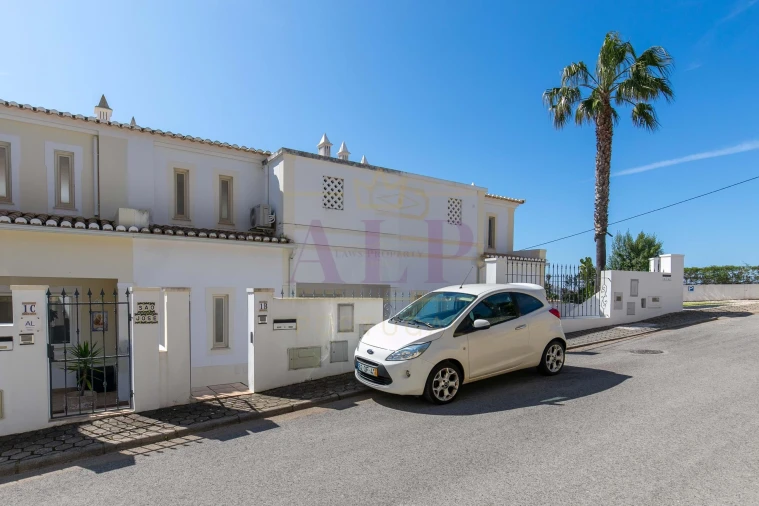 Moradia T3 para Venda em Lagos (São Sebastião e Santa Maria) Foto 4