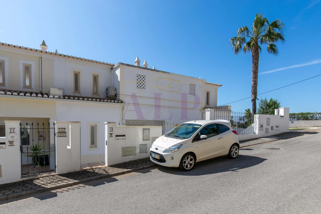 Moradia T3 para Venda em Lagos (São Sebastião e Santa Maria) Foto 4