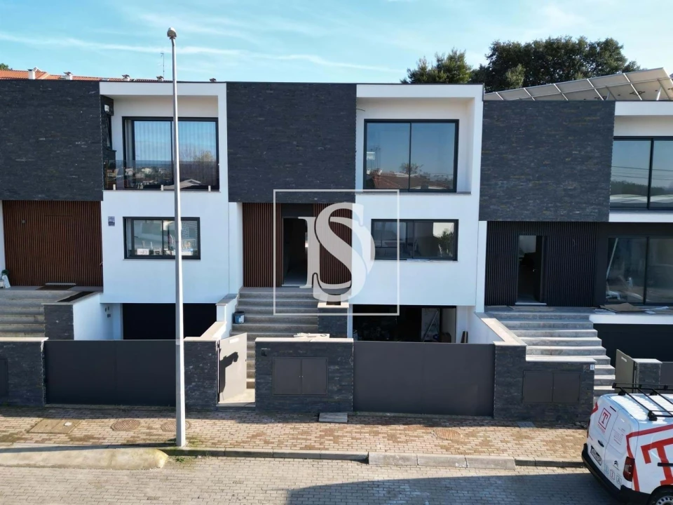 Moradia T3 para Venda em Nogueira, Fraião e Lamaçães Foto 1