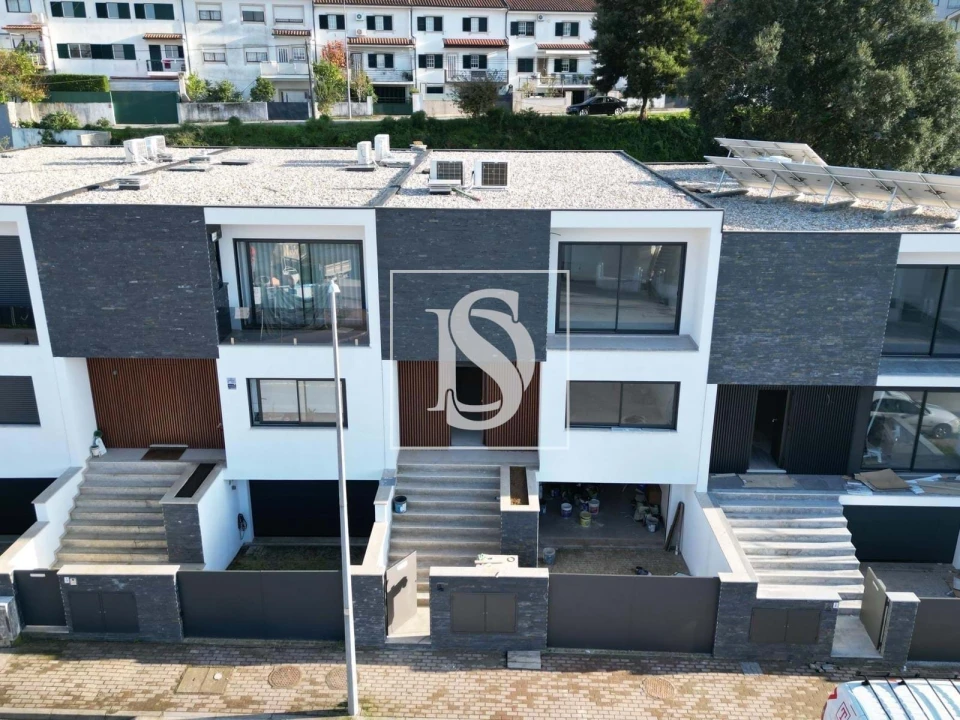 Moradia T3 para Venda em Nogueira, Fraião e Lamaçães Foto 2