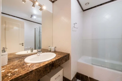 Apartamento T4 para Venda em São Martinho
