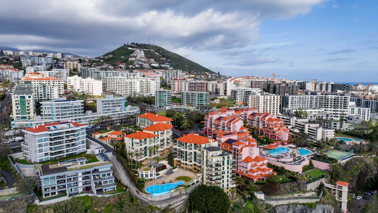 Apartamento T4 para Venda em São Martinho Foto 8