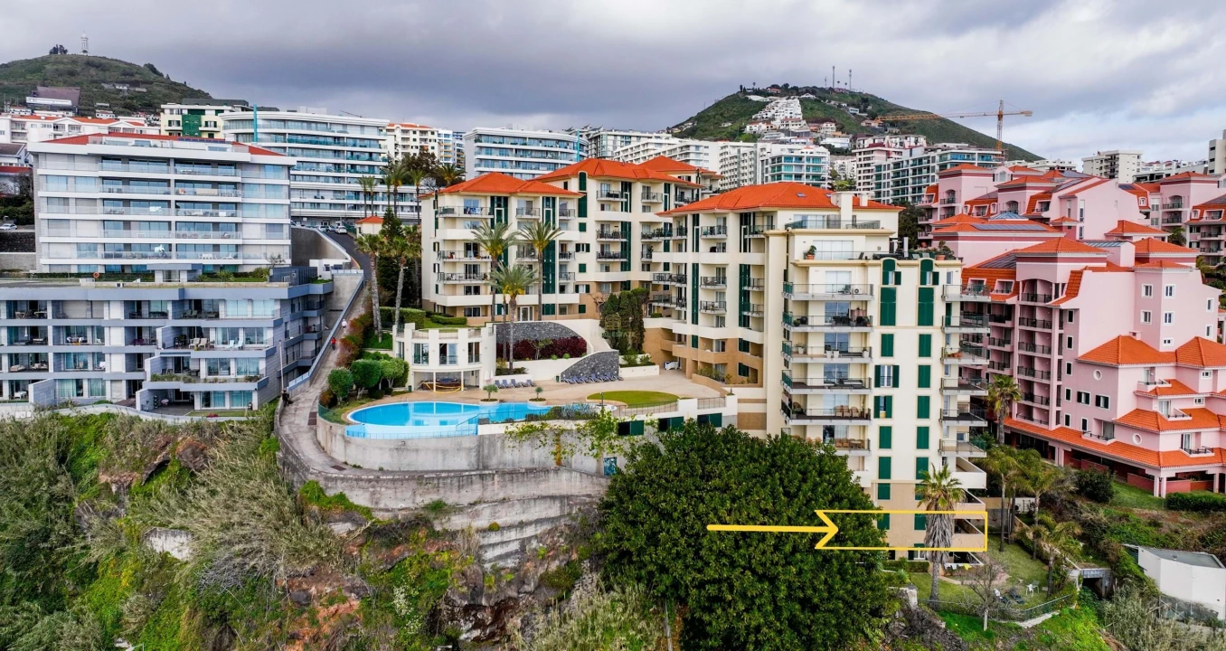 Apartamento T4 para Venda em São Martinho Foto 2