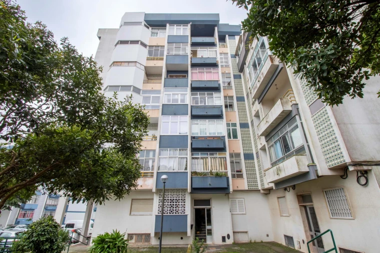 Apartamento T2 para Venda em Rio de Mouro Foto 2
