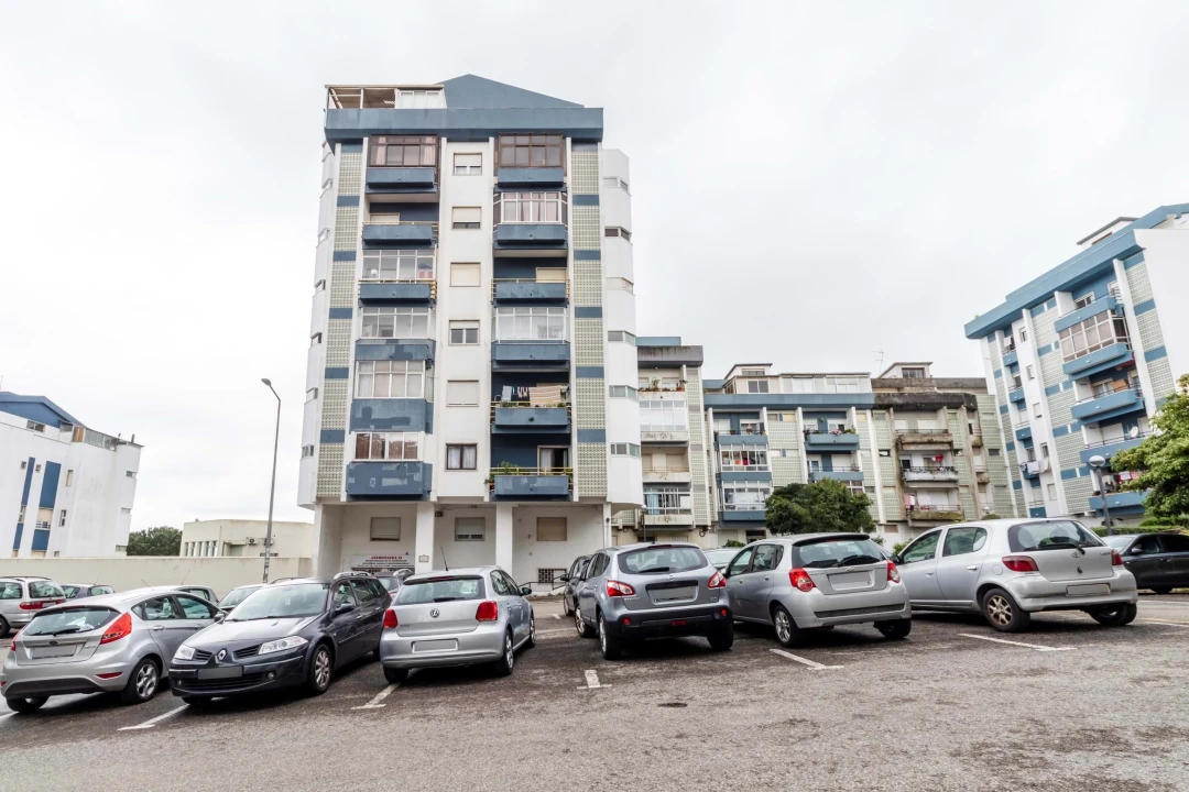 Apartamento T2 para Venda em Rio de Mouro Foto 40