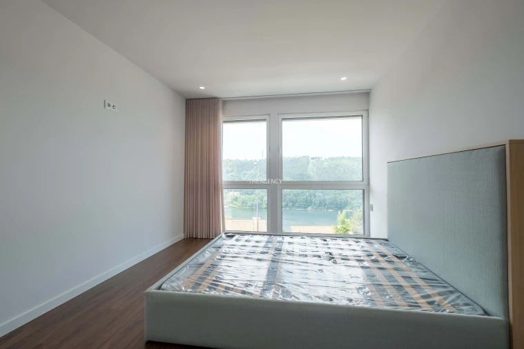 Moradia T3 para Venda em Foz do Sousa e Covelo Foto 12