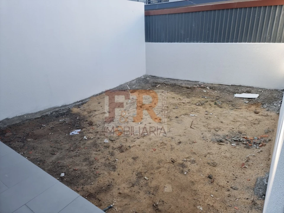 Moradia T3 para Venda em Quinta do Conde Foto 14