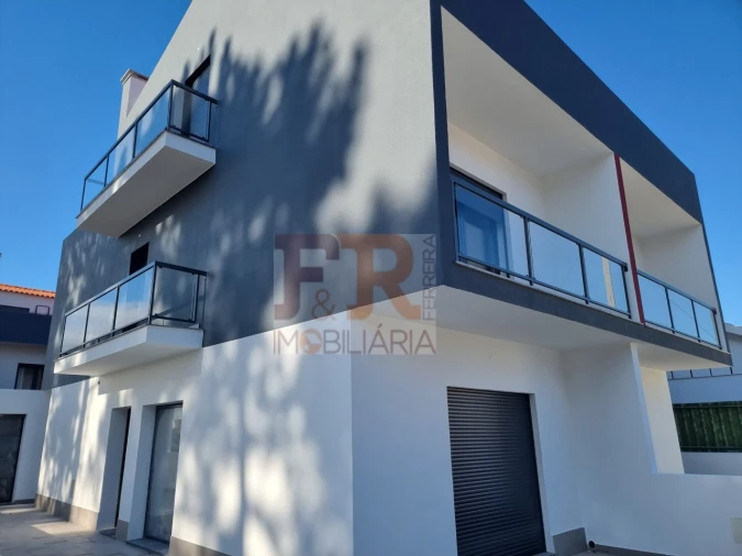 Moradia T3 para Venda em Quinta do Conde Foto 3