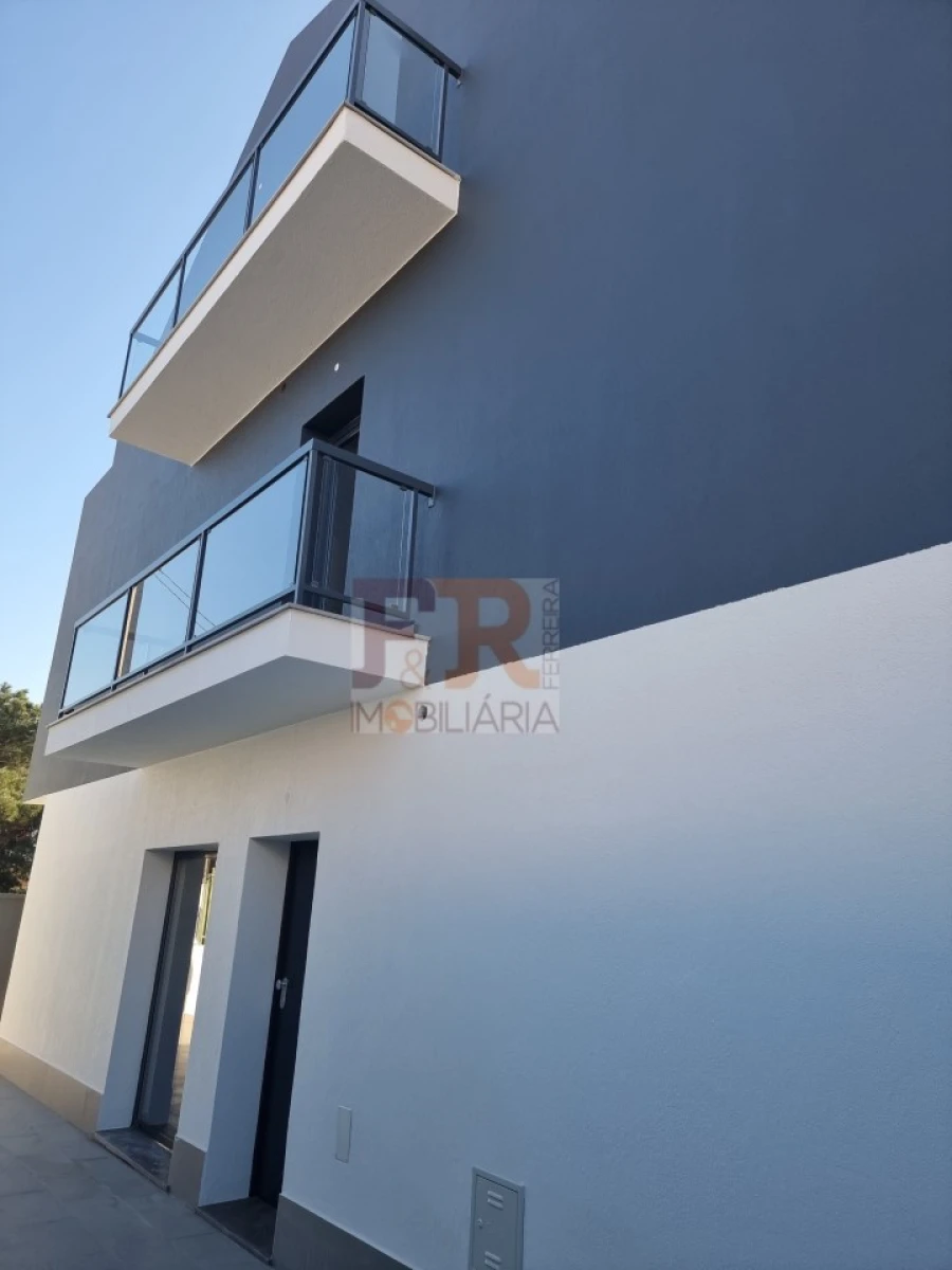 Moradia T3 para Venda em Quinta do Conde Foto 13