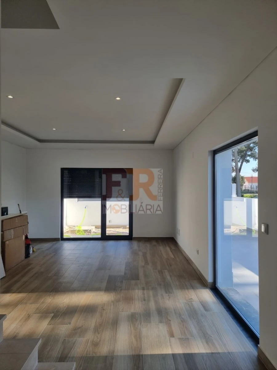 Moradia T3 para Venda em Quinta do Conde Foto 23