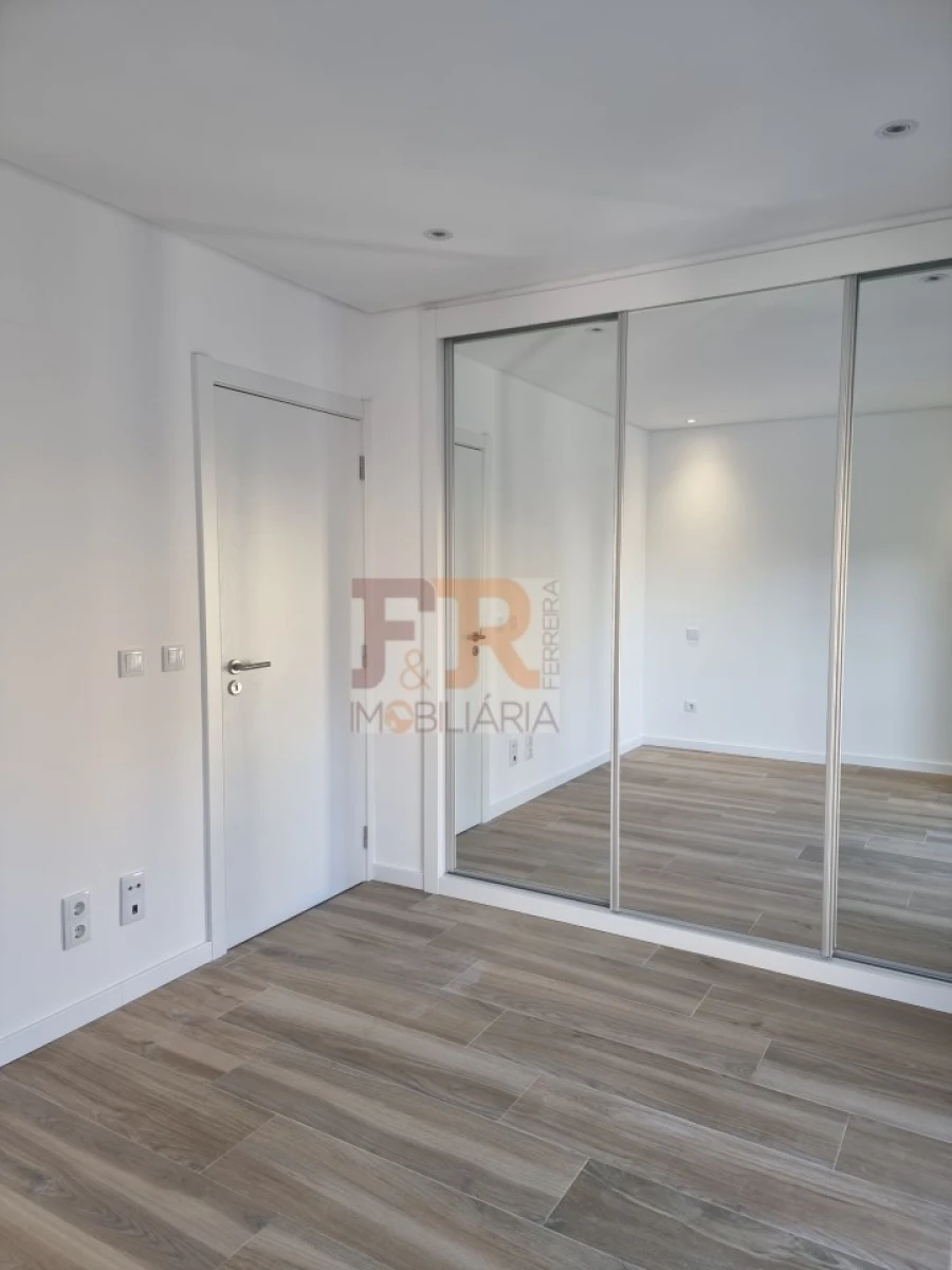 Moradia T3 para Venda em Quinta do Conde Foto 29