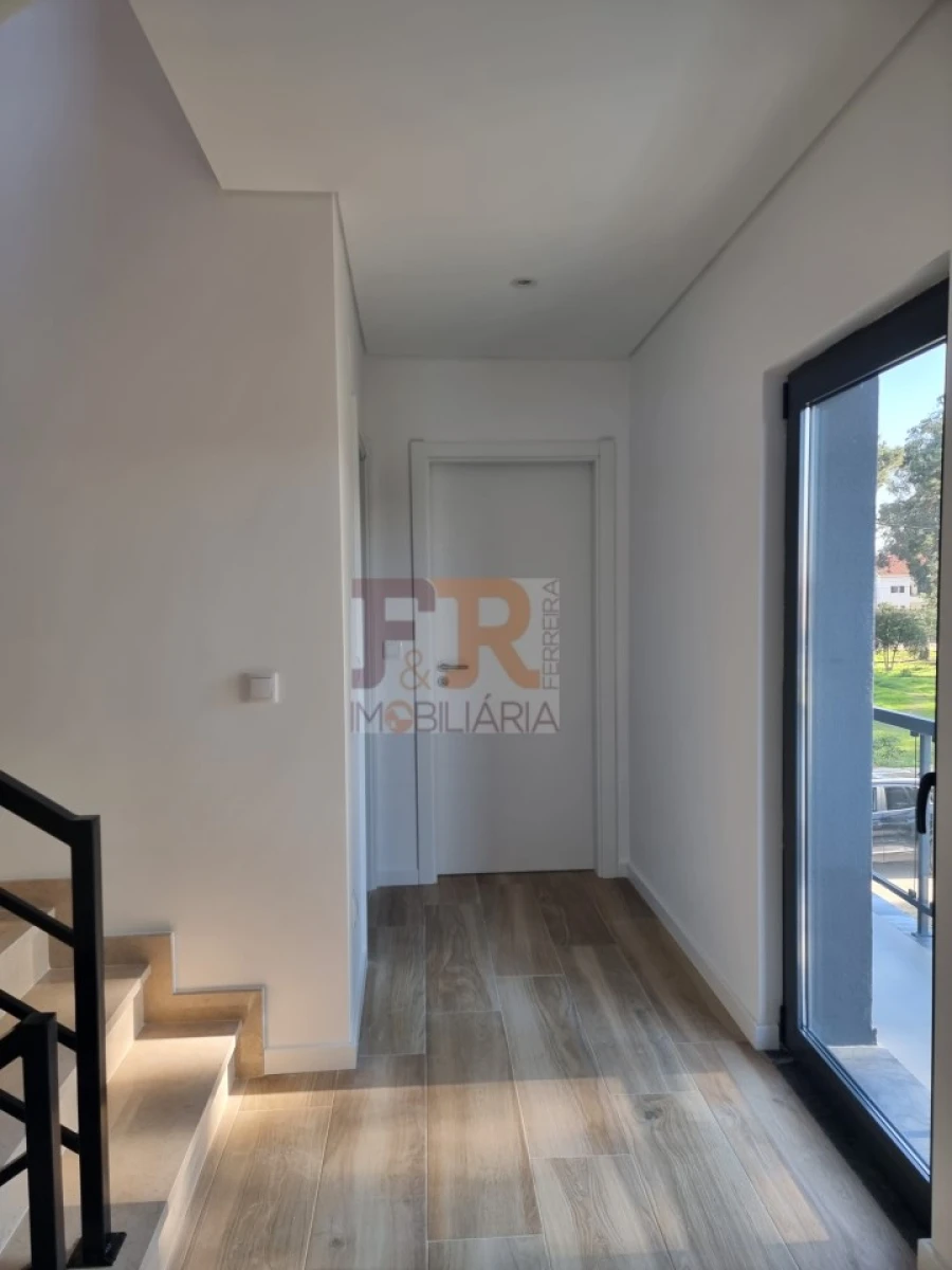 Moradia T3 para Venda em Quinta do Conde Foto 34