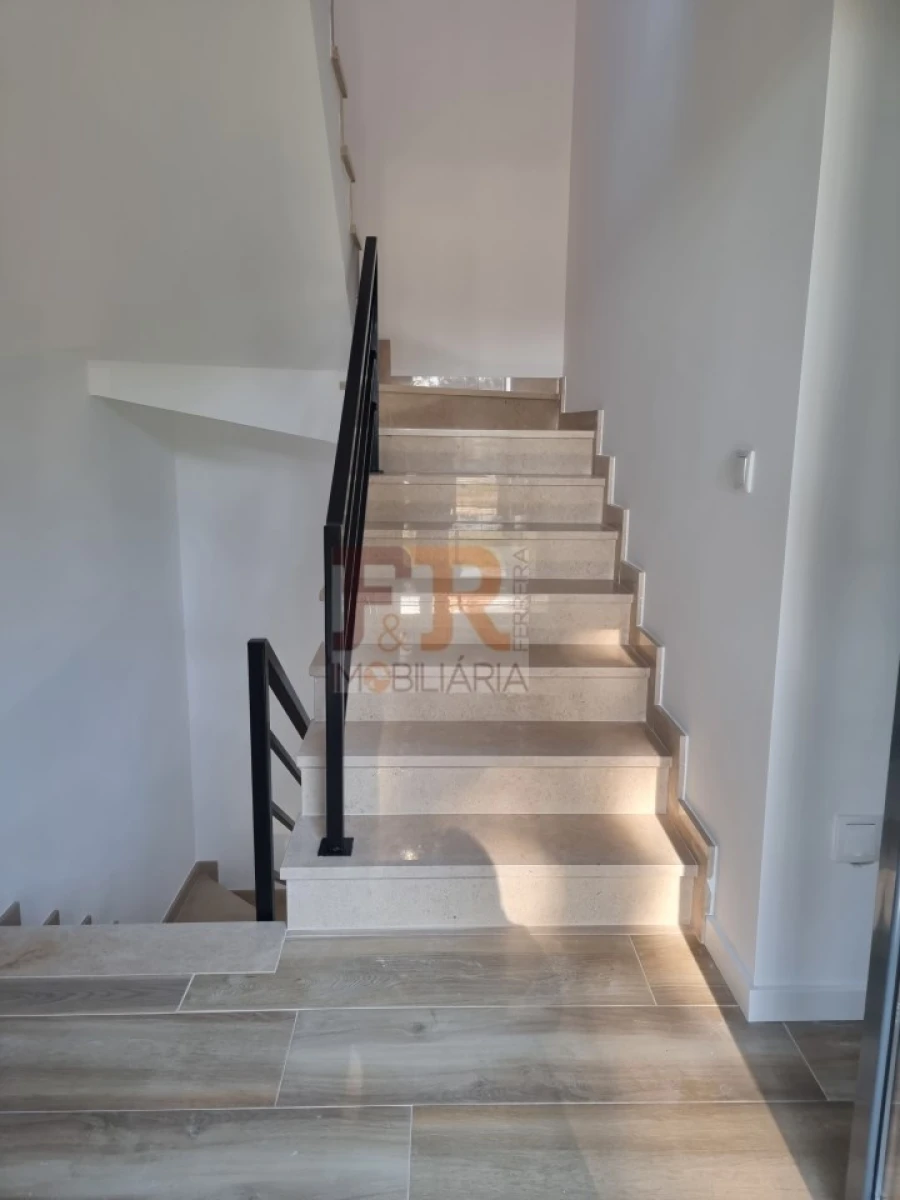 Moradia T3 para Venda em Quinta do Conde Foto 43