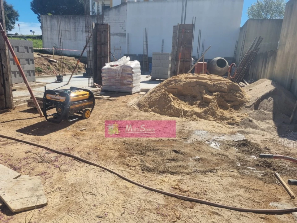 Moradia T4 para Venda em Nossa Sra de Fatima Foto 3