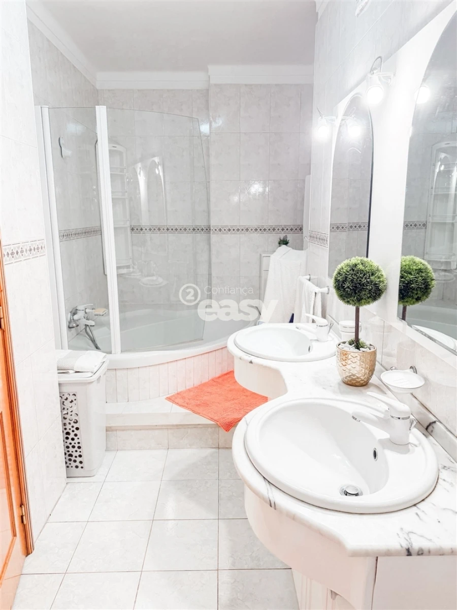 Apartamento T3 para Venda em Arcozelo Foto 22