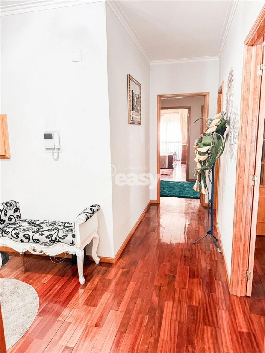 Apartamento T3 para Venda em Arcozelo Foto 3